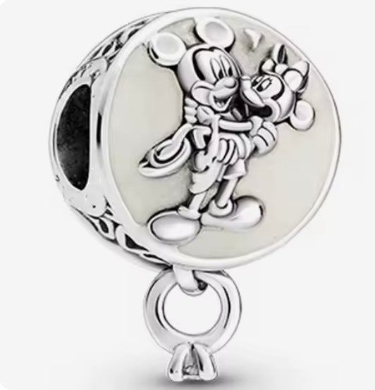 Mickey y Minnie Blanco con logo