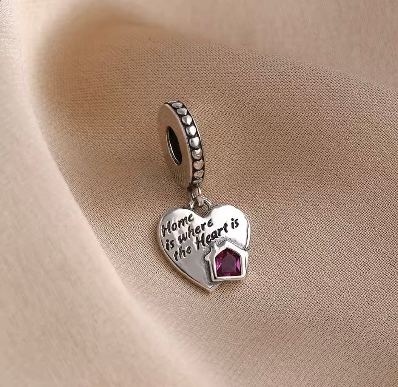 Corazón casa con logo