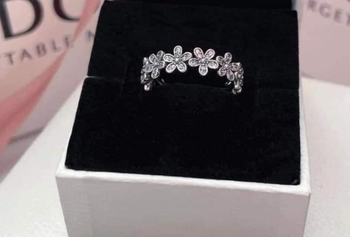 Anillo cintillo de flores