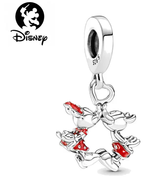 Minnie y Mickey beso