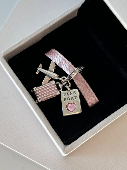 Viaje Rosa: Avión/pasaporte/maleta