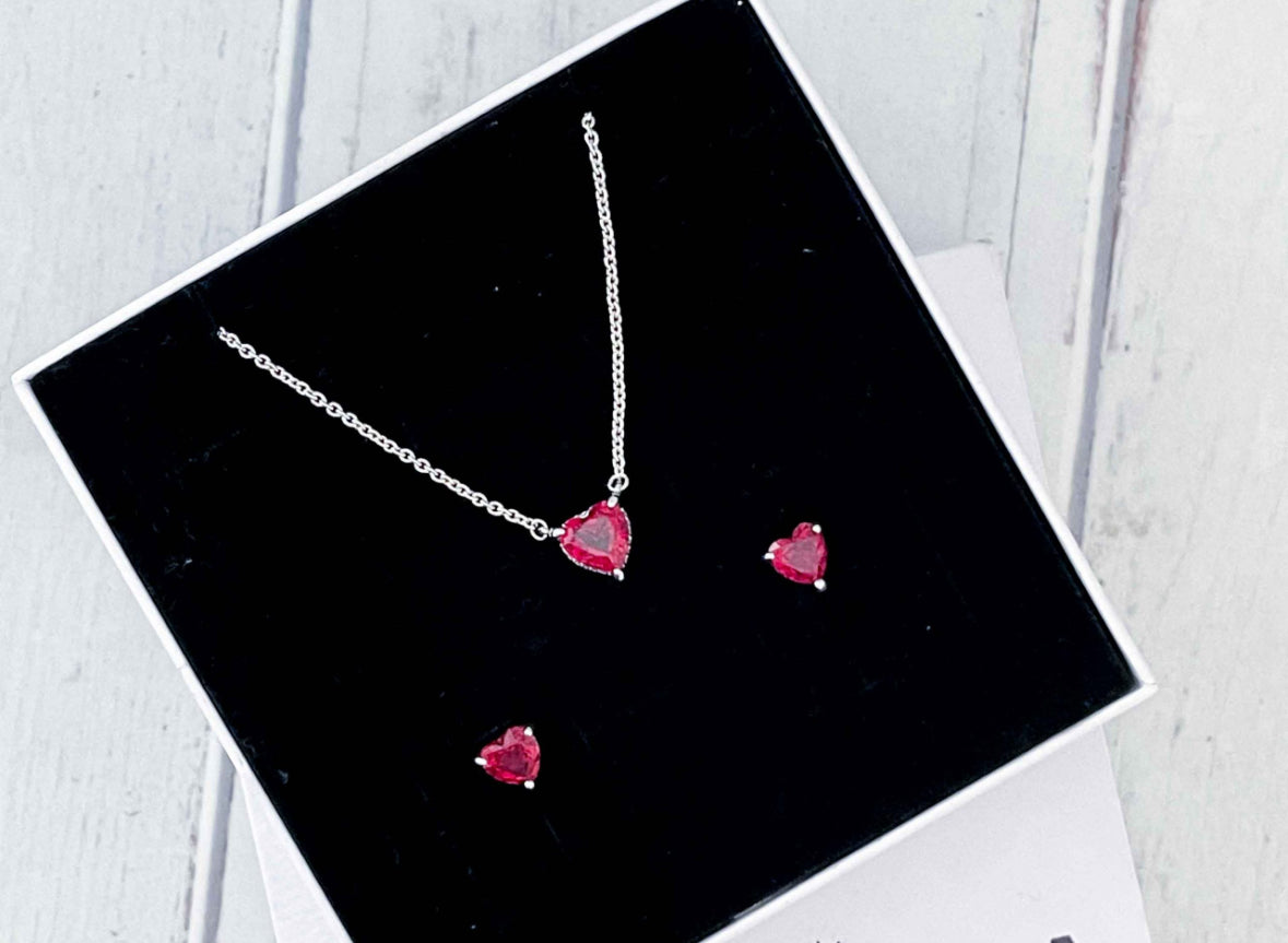 Aros corazones rojos