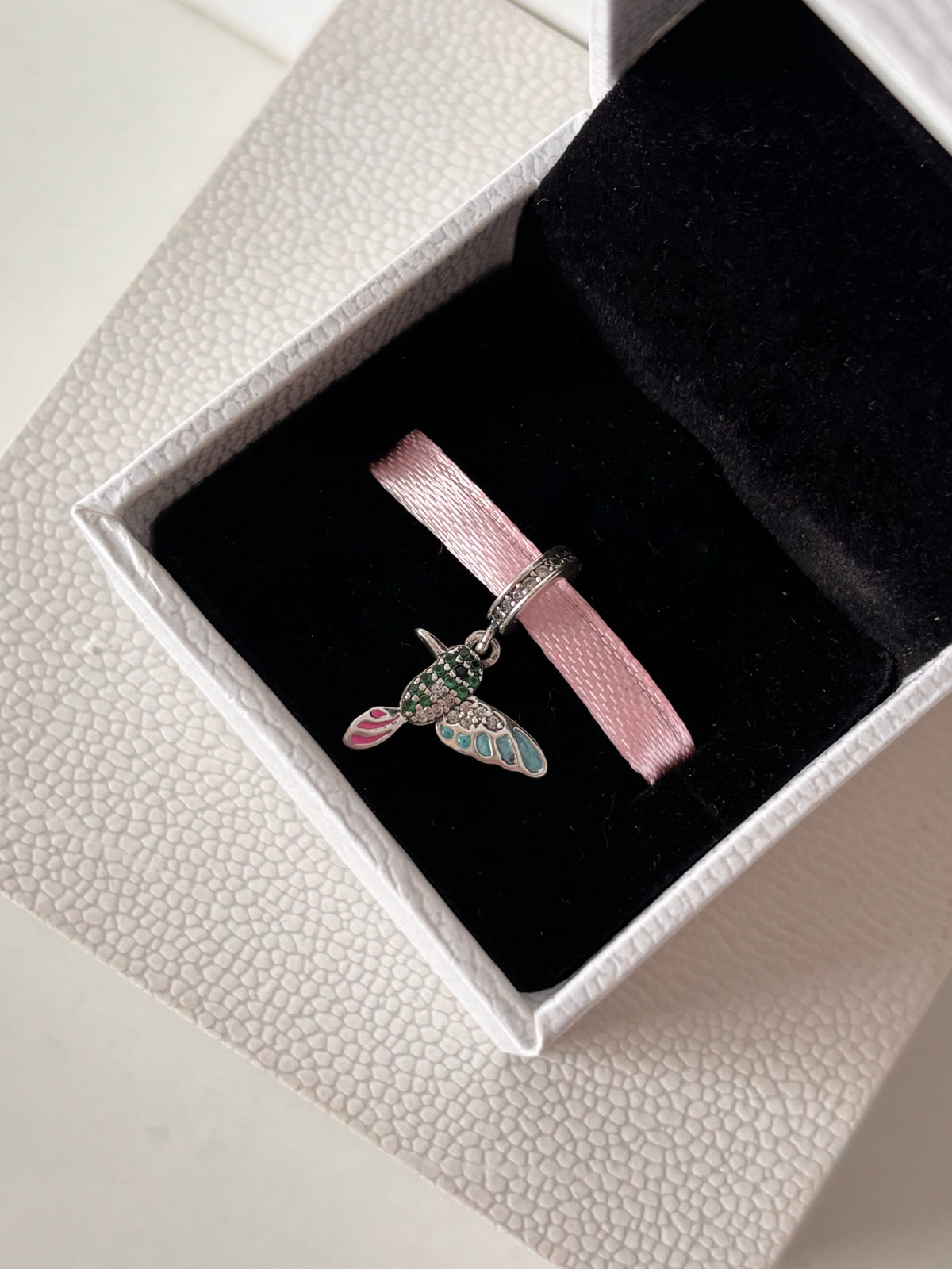 Colibrí rosa celeste