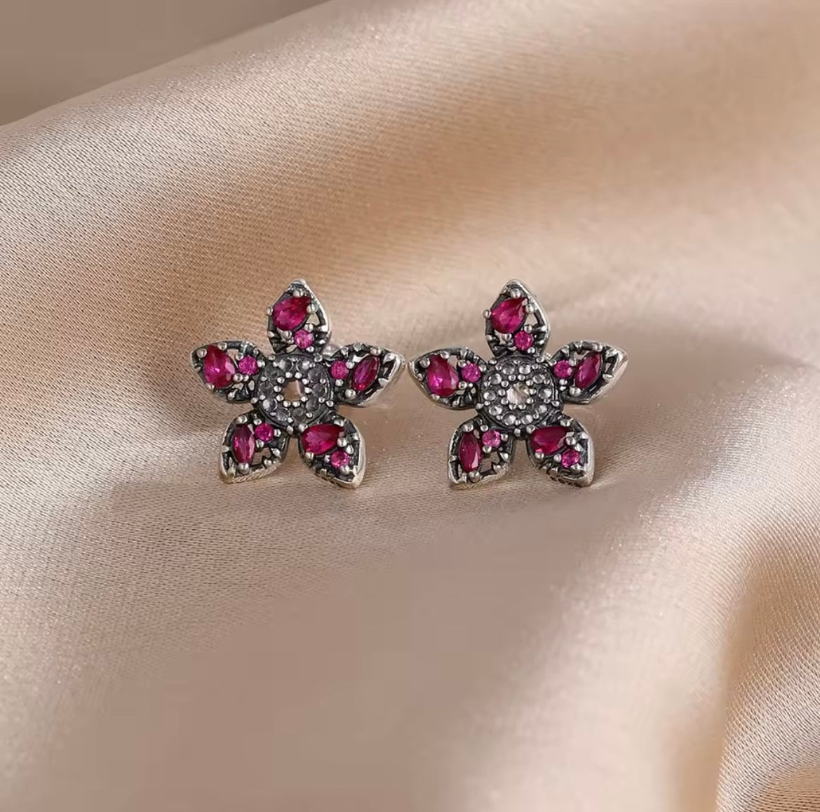 Aros flor fucsia circones