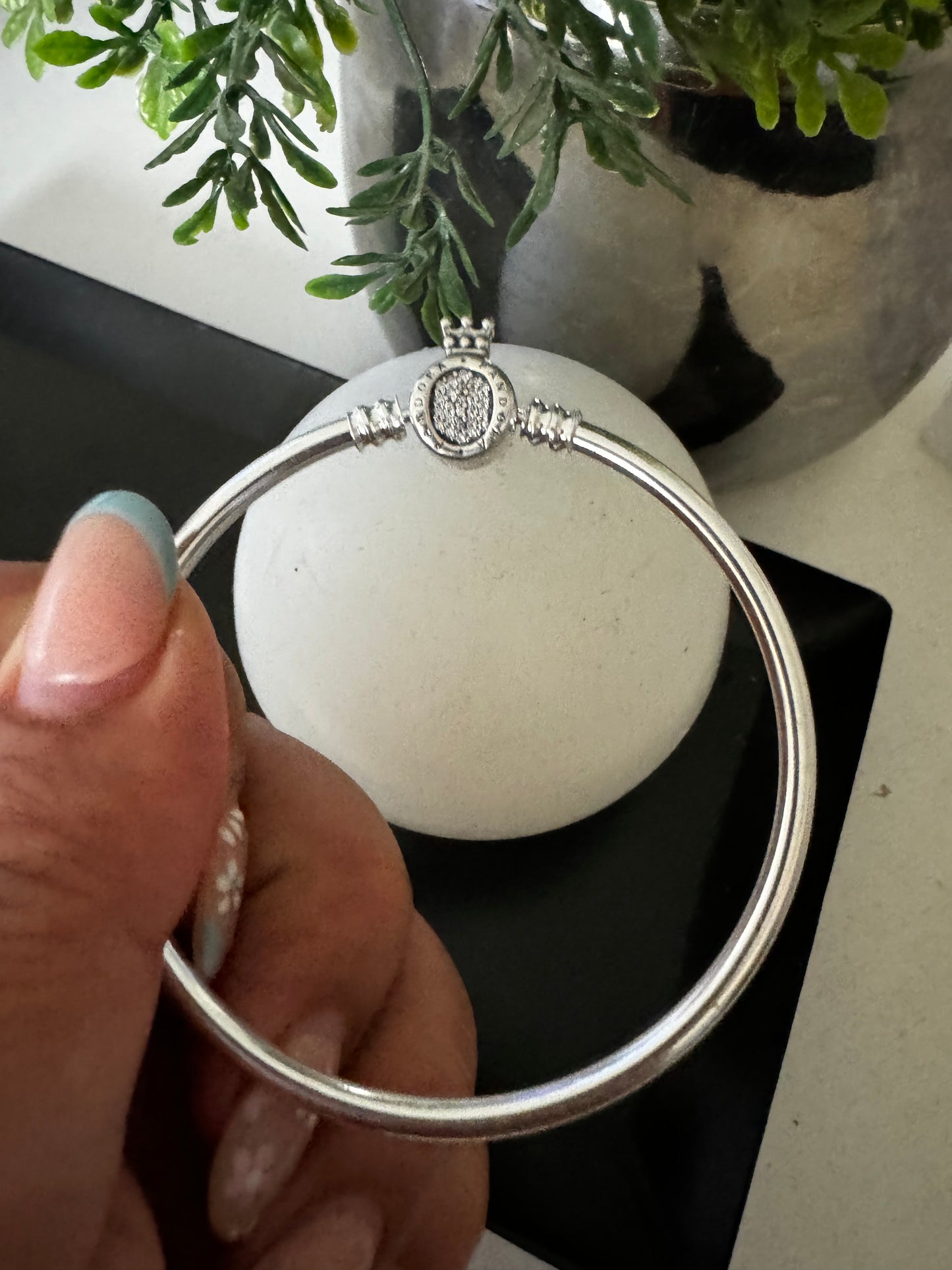 Pulsera corona rígida