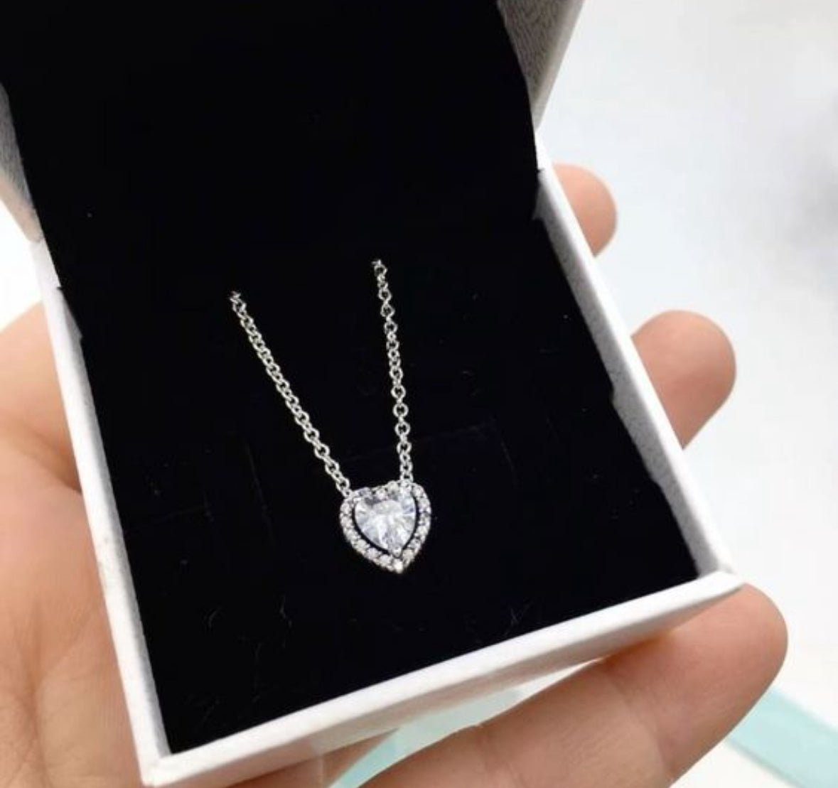 Collar corazón brillante sin logo