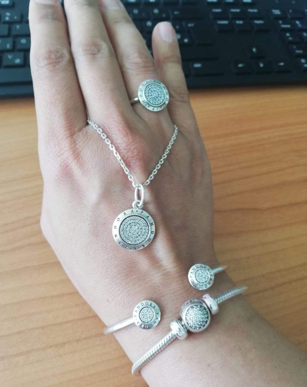 Anillo logo circones