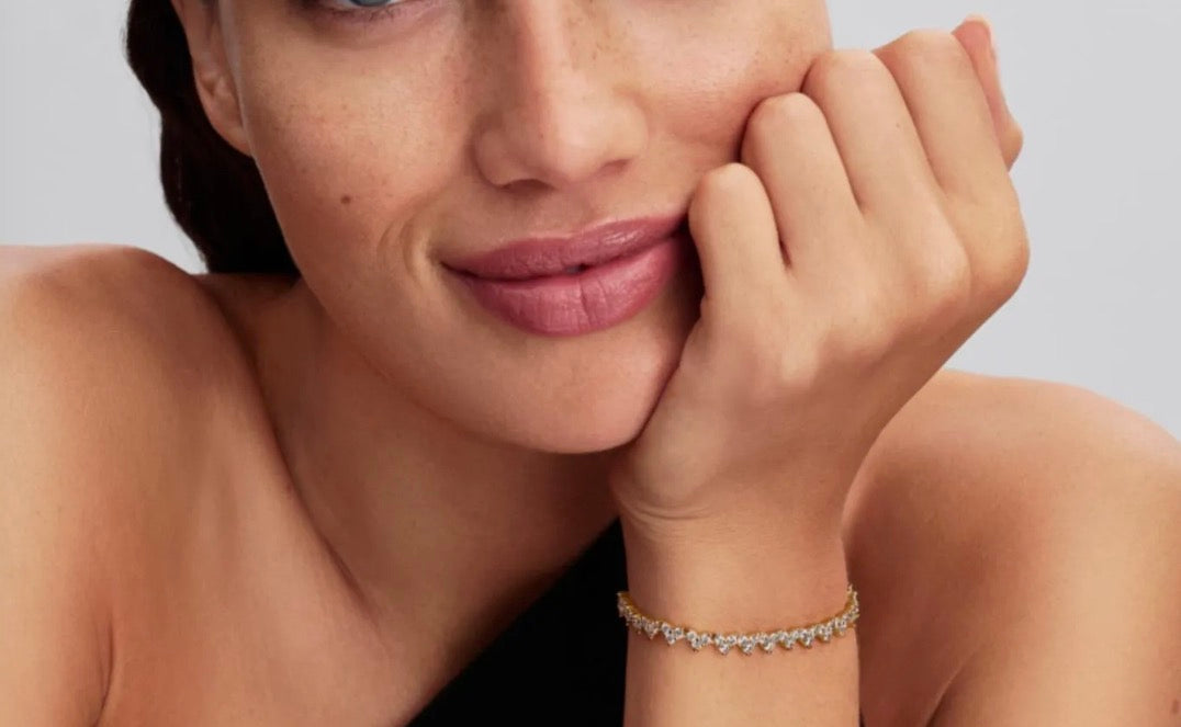 Pulsera full corazones dorado