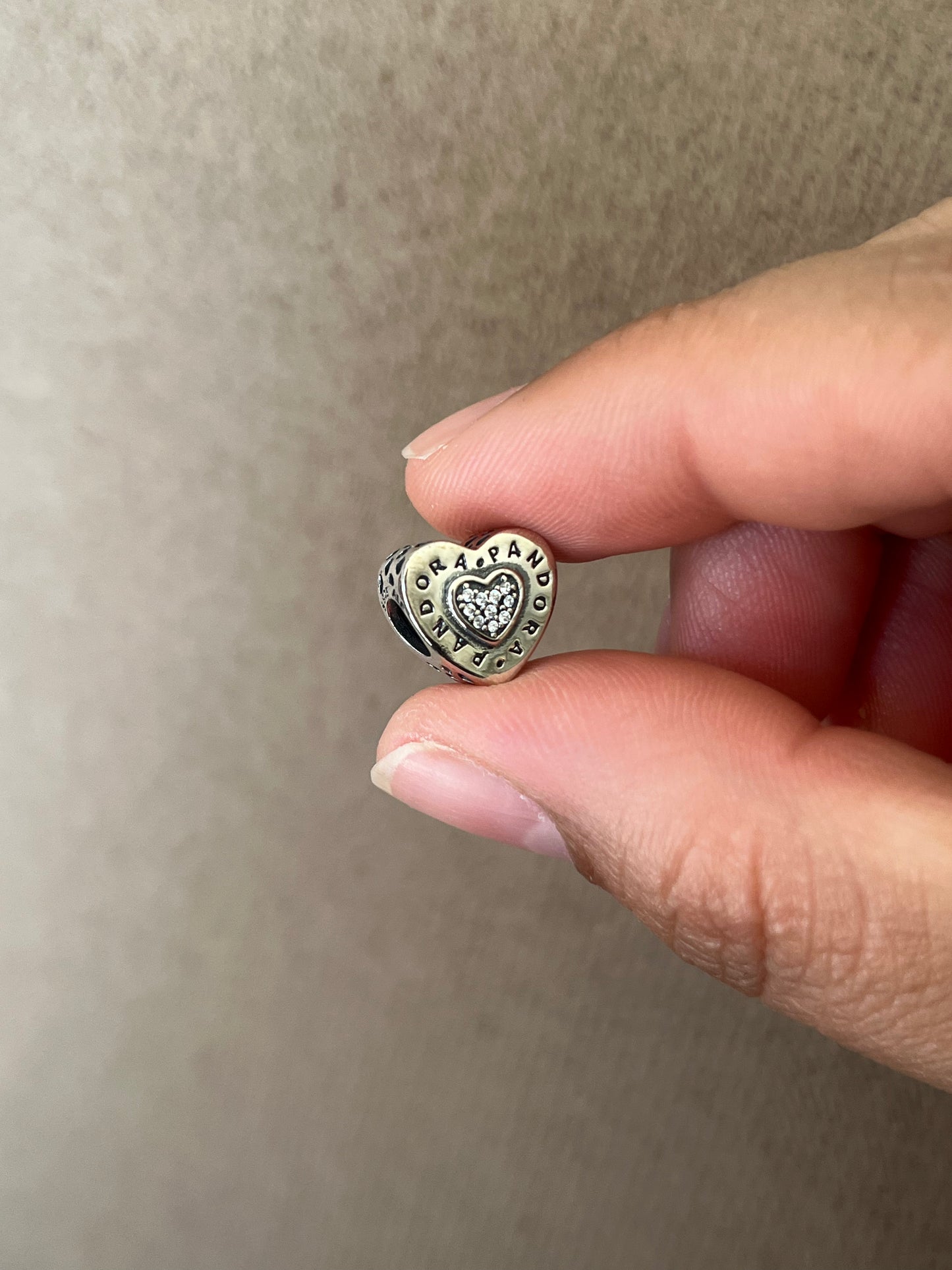 Separador corazón brillante logo