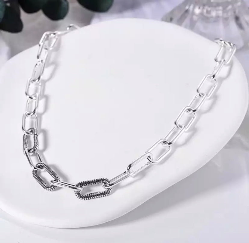 Collar eslabones con logo