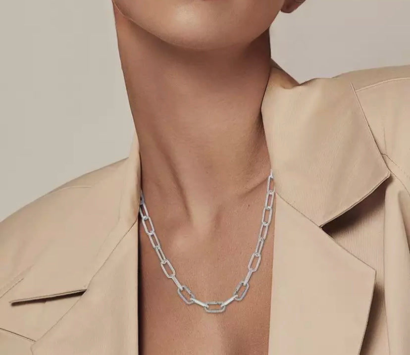 Collar eslabones con logo
