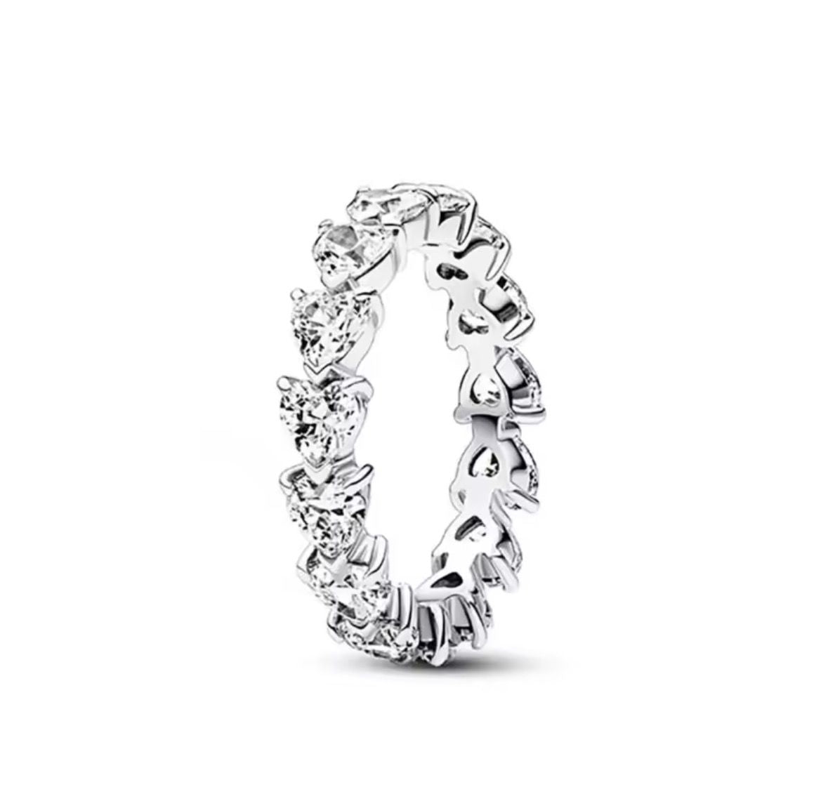 Anillo cintillo corazones diamantes