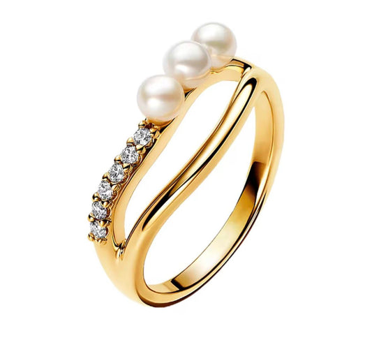 Anillo dorado 3 perlas
