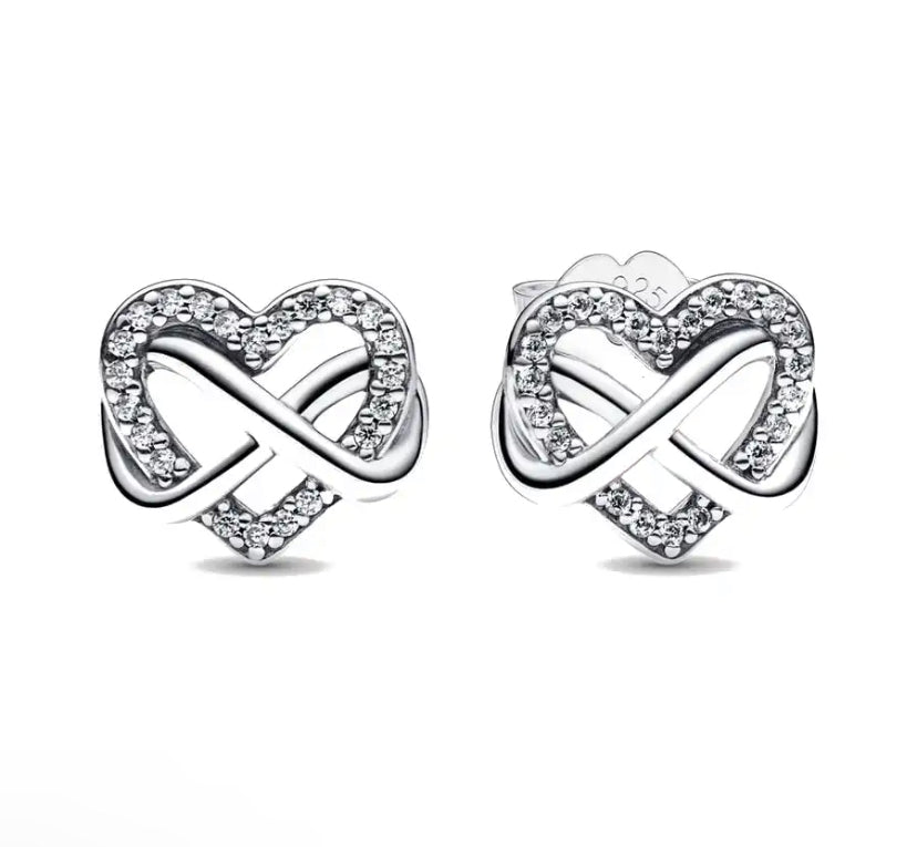 Aros corazón enlazados